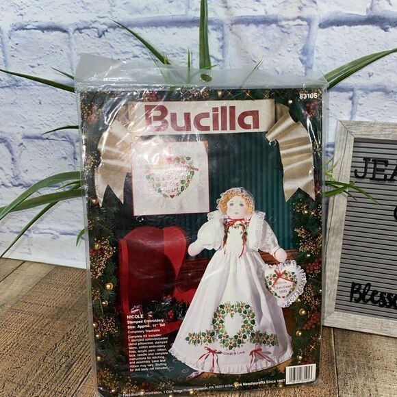 Vintage 1993 Bucilla Pillowcase Christmas Doll Stamped Embroidery Kit 83105 NIP - Picture 6 of 6